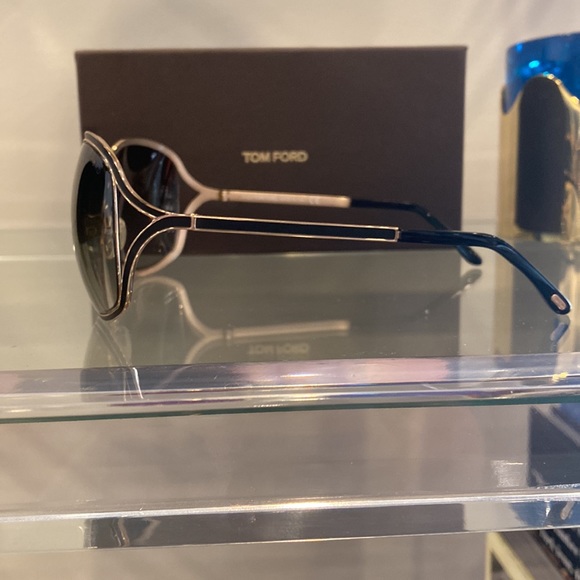 Authentic Tom Ford sunglasses - Picture 3 of 8